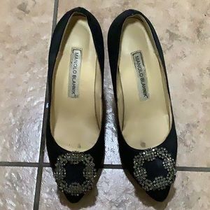 This one MANOLOBLAHNIK is the nice shoes new that.